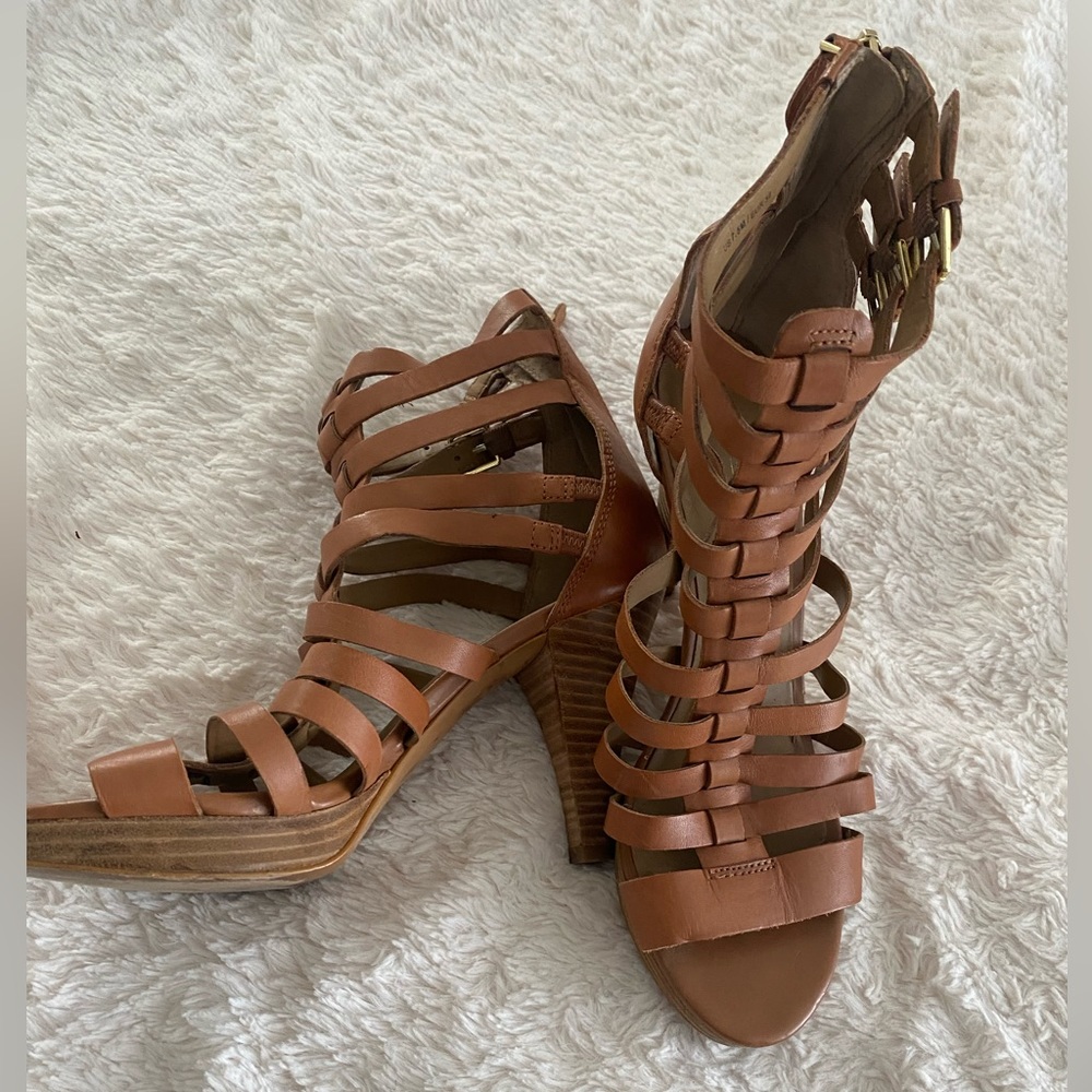 Camel Heels